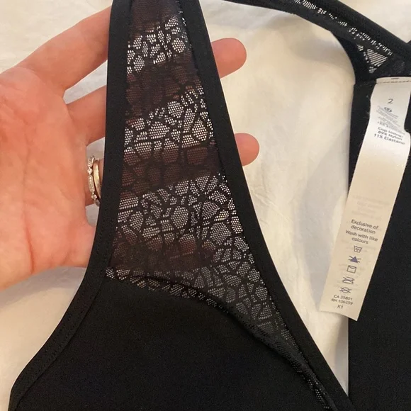 Lululemon Twist & Train Bra - Picture 3 of 4